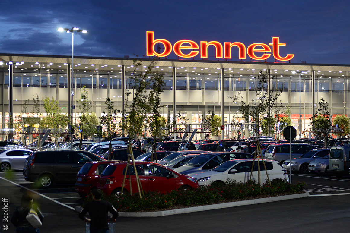 Bennet profitiert durch die PC-basierte Gebäudeautomation insbesondere von einer deutlich energieeffizienteren Beleuchtung an seinen Standorten.