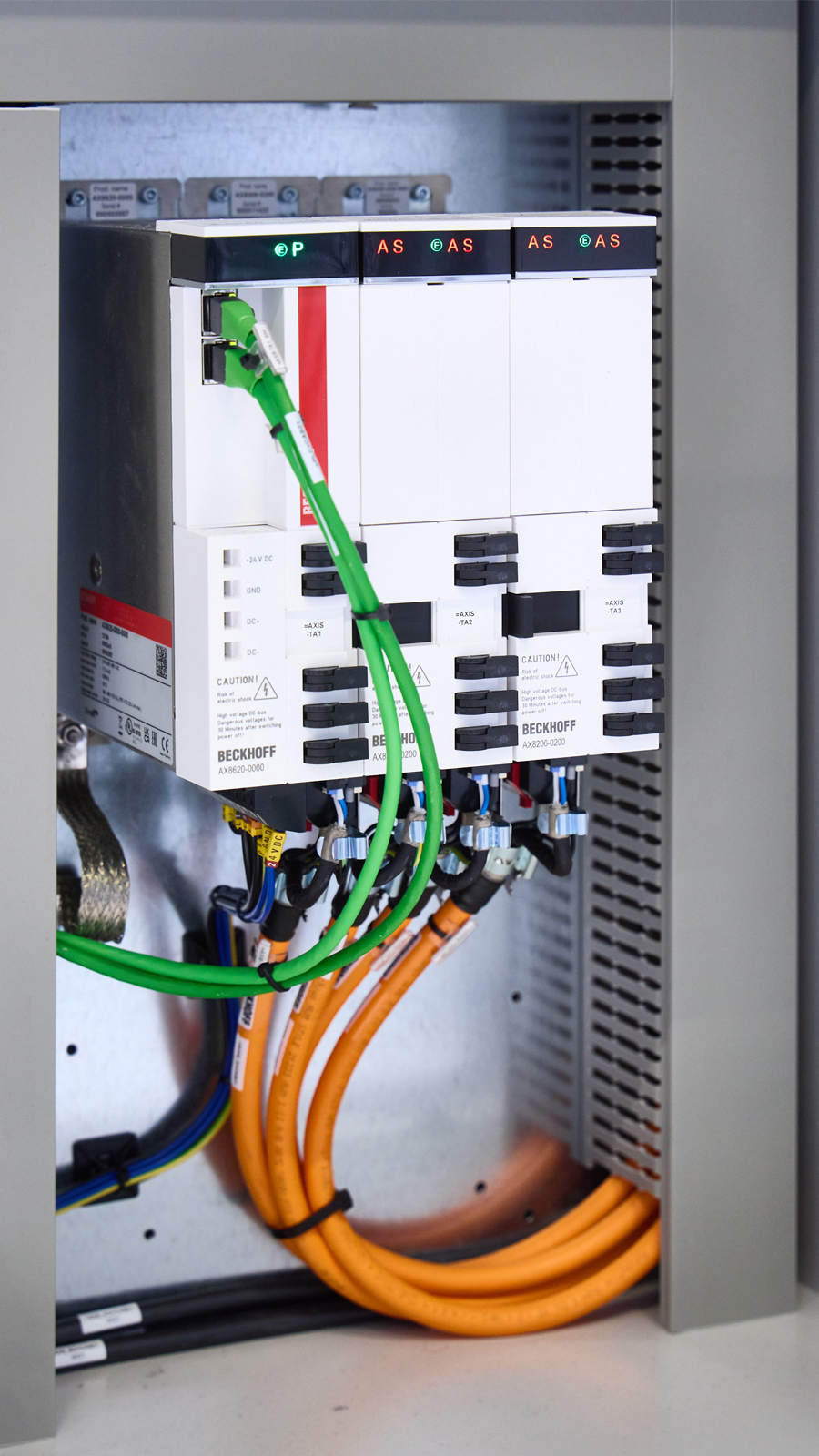 Based on the modular system design, the AX8000 multi-axis servo system is installed in the control cabinets in question.